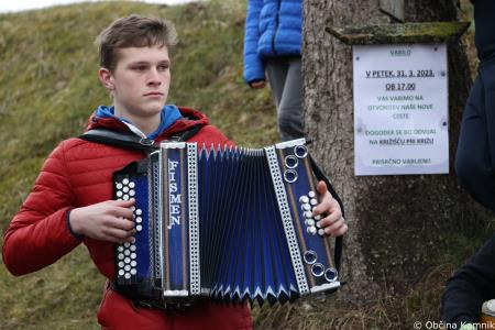 Odprtje odseka asfaltirane javne poti v naselju Velika Lašna (6)
